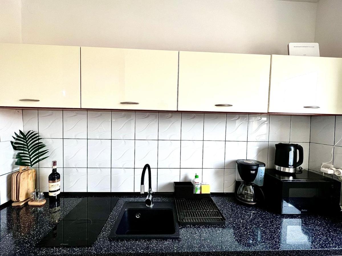 Apartament Opal - Ul. Grunwaldzka Przy Plazy โปเบียโรโว ภายนอก รูปภาพ