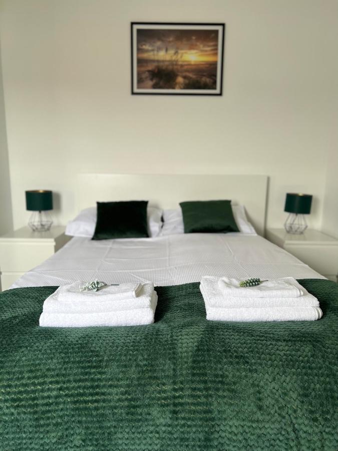 Apartament Opal - Ul. Grunwaldzka Przy Plazy โปเบียโรโว ภายนอก รูปภาพ