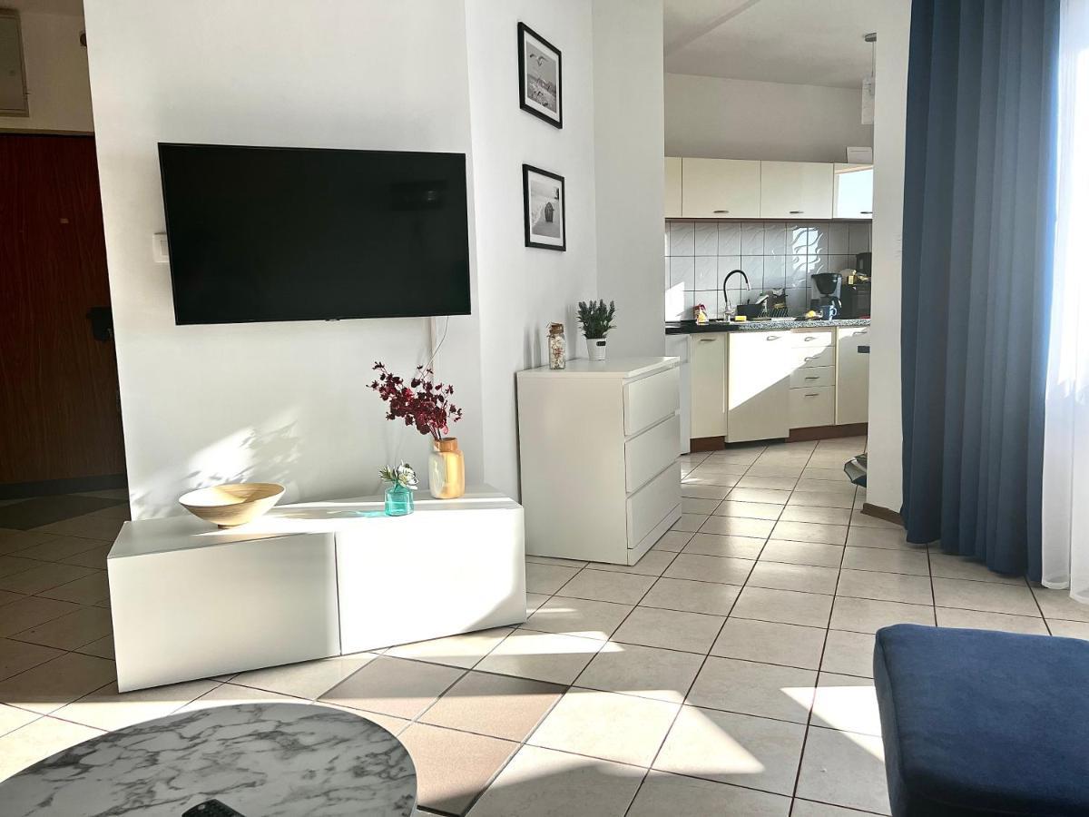 Apartament Opal - Ul. Grunwaldzka Przy Plazy โปเบียโรโว ภายนอก รูปภาพ